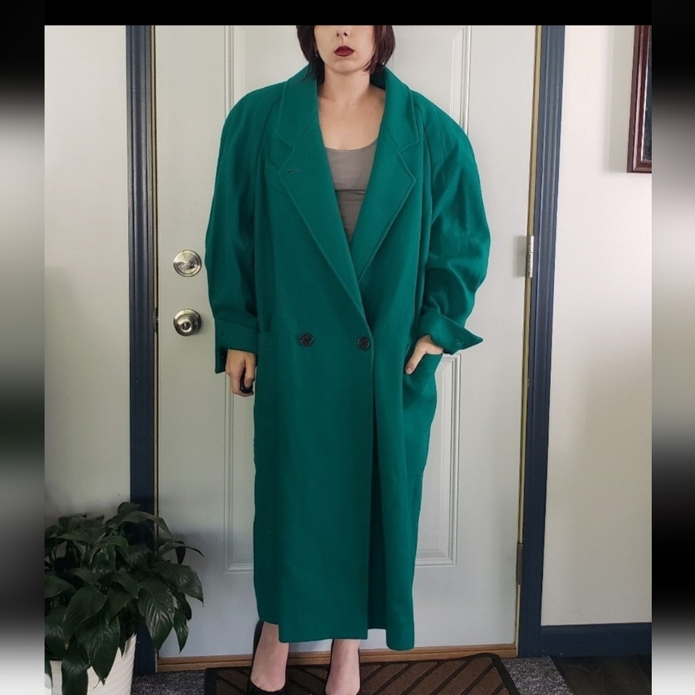Vintage Jill Jr Wool Coat This Beautiful Green Coat is in excellent condition!